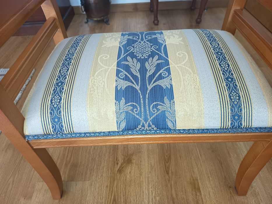 Banco de quarto estilo antigo