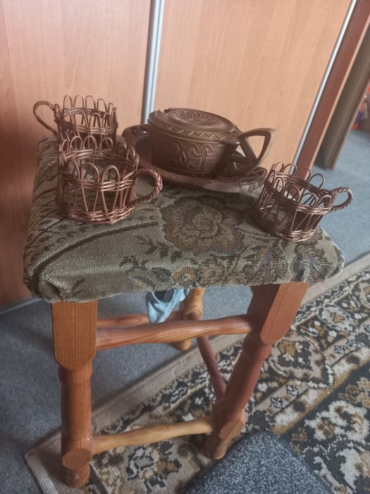 Cukiernica ,podstawek,koszyczki wiklinowe na szklanki czasy PRLu...