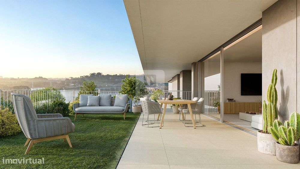 Apartamento T3 com Varanda e Terraço Vistas Rio Douro