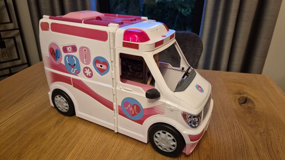 Barbie Karetka 2x lalka, dużo elementów