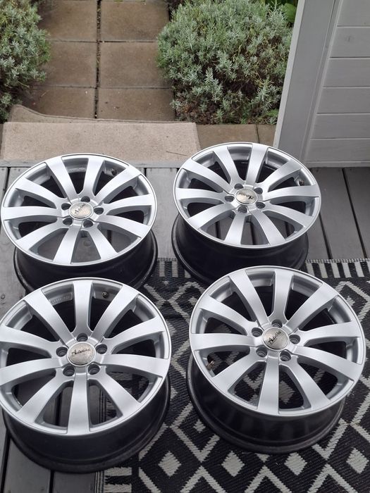 Alufelgi Advanti racing  17cali rozstaw 5x108 ford