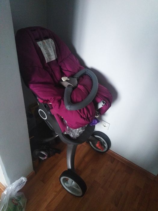 Продам дитячу каляску STOKKE 4під ремонт