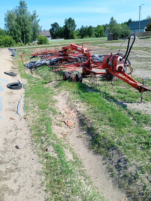 Zgrabiarka dwu karuzelowa kuhn 7822