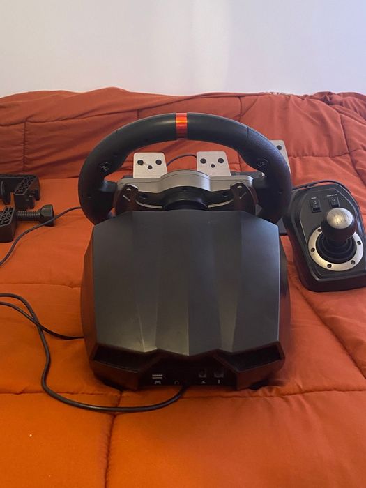 Volante gamer FR-TEC Hurricane Elite 7003 em ótimo estado!