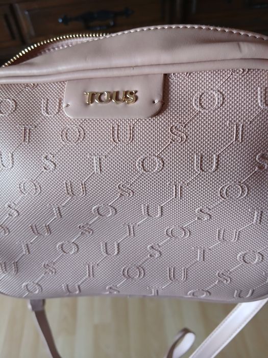 Bolsa de senhora da Tous original. Em côr rosa seco.