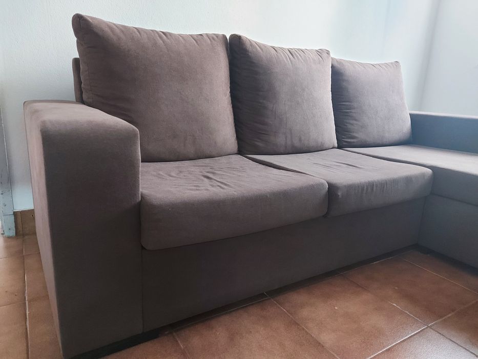 Sofá com chaise long