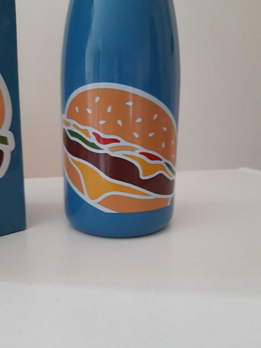 Garrafa reutilizável de aço inoxidável - Artigo NOVO.