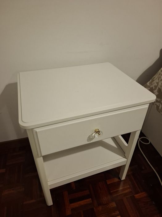 Mesa de cabeceira ikea