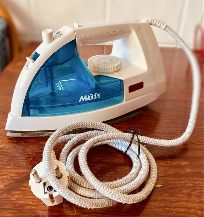 Ferro de engomar MTEC