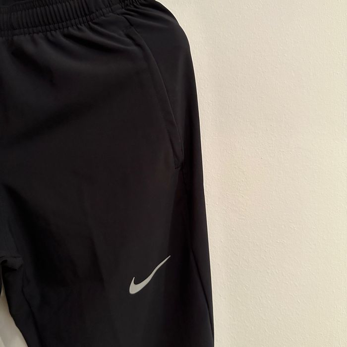 Nike Essential Woven Pants - Tamanho S
