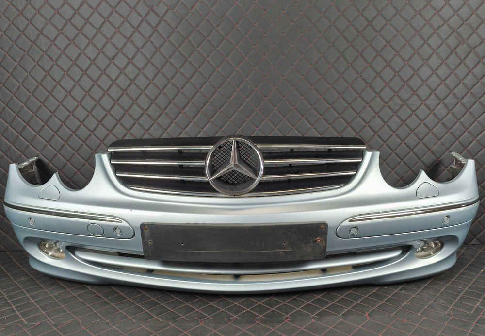MERCEDES CLK A209. C209. 02-05 Zderzak Przedni Przód PDC Lakier C762