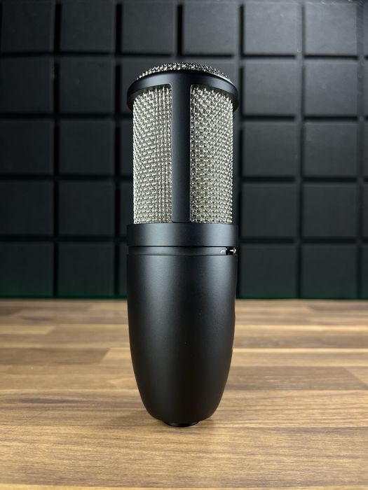AKG Perception P220 (Доставимо кур’єром — БЕЗКОШТОВНО!)