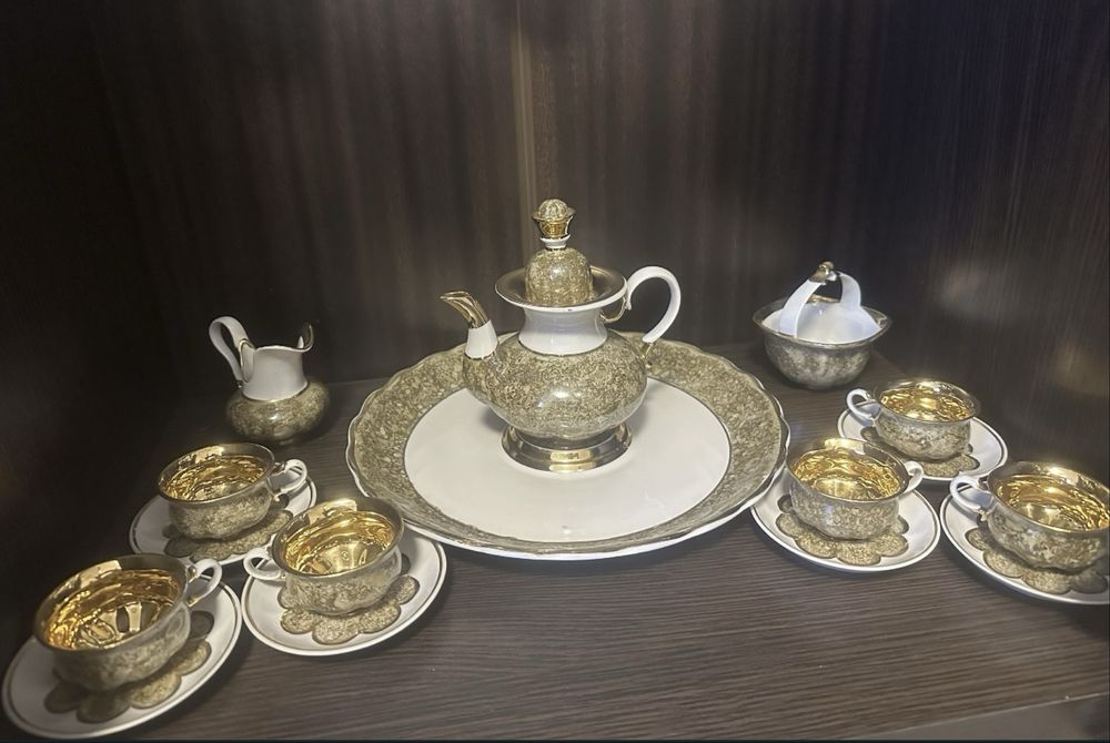 Сервиз яшма с золотом