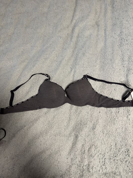 Бюстгарлтер новий