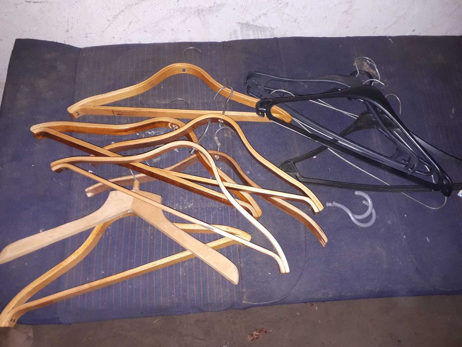 Вішаки для одягу