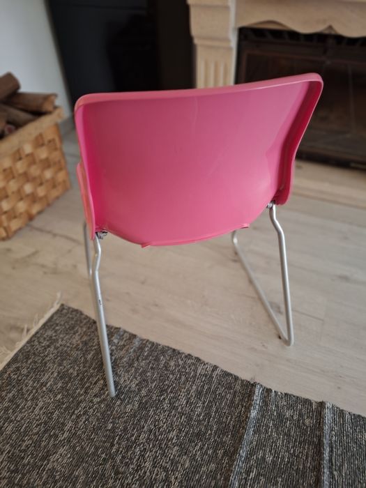 Cadeira de escritório/ estudo cor de rosa