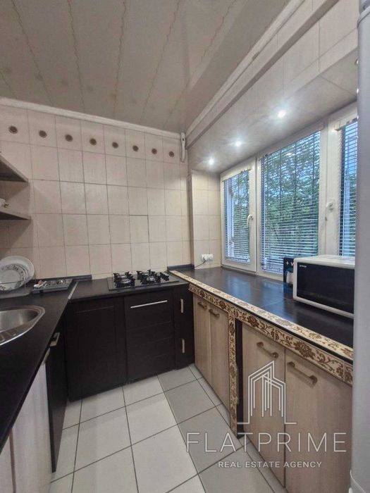 Продам 2к квартиру,2 поверх, метро, парк, пр-т Голосіївський, ТОРГ