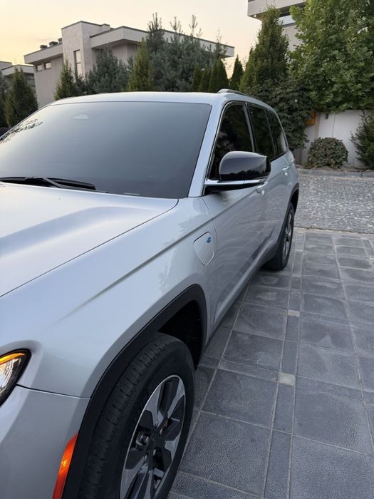 Автомобіль Grand Cherokee limited