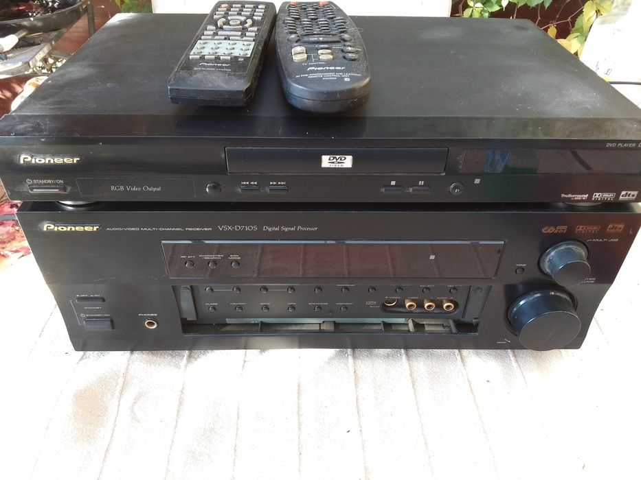 Amplituner Pioneer VSX-D710S plus DVD Pioneer DV44K