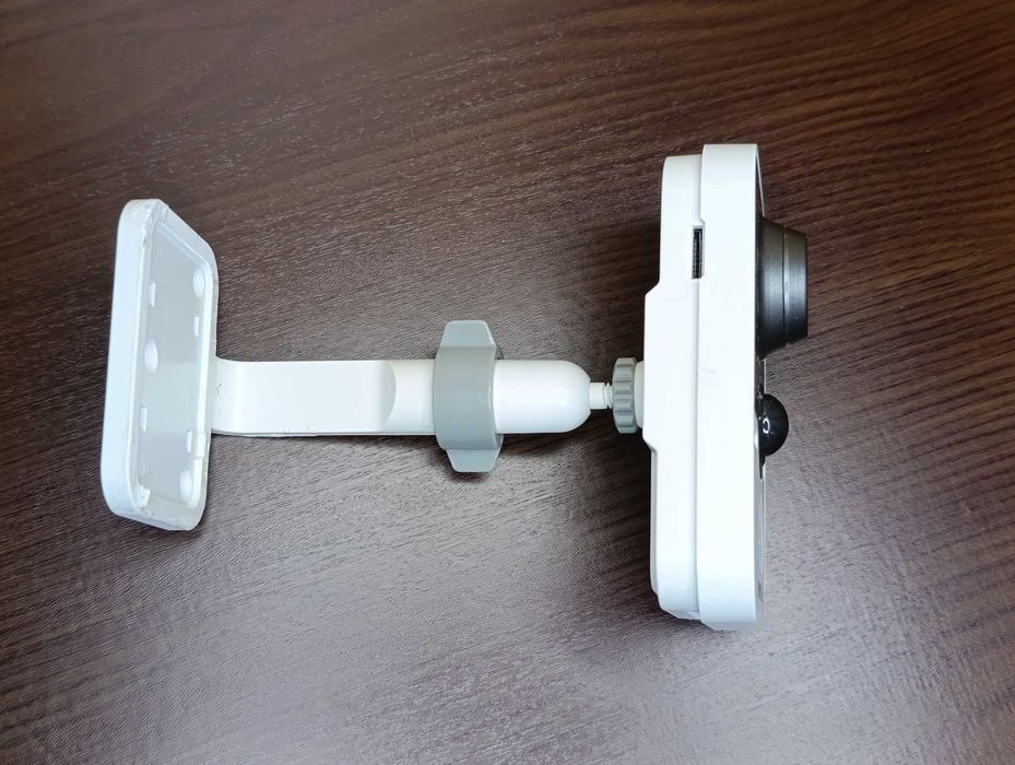 Настільна/настінна IP-камера відеоспостереження Hikvision DS-2CD2412F-I (2.8 мм, PoE, PIR)