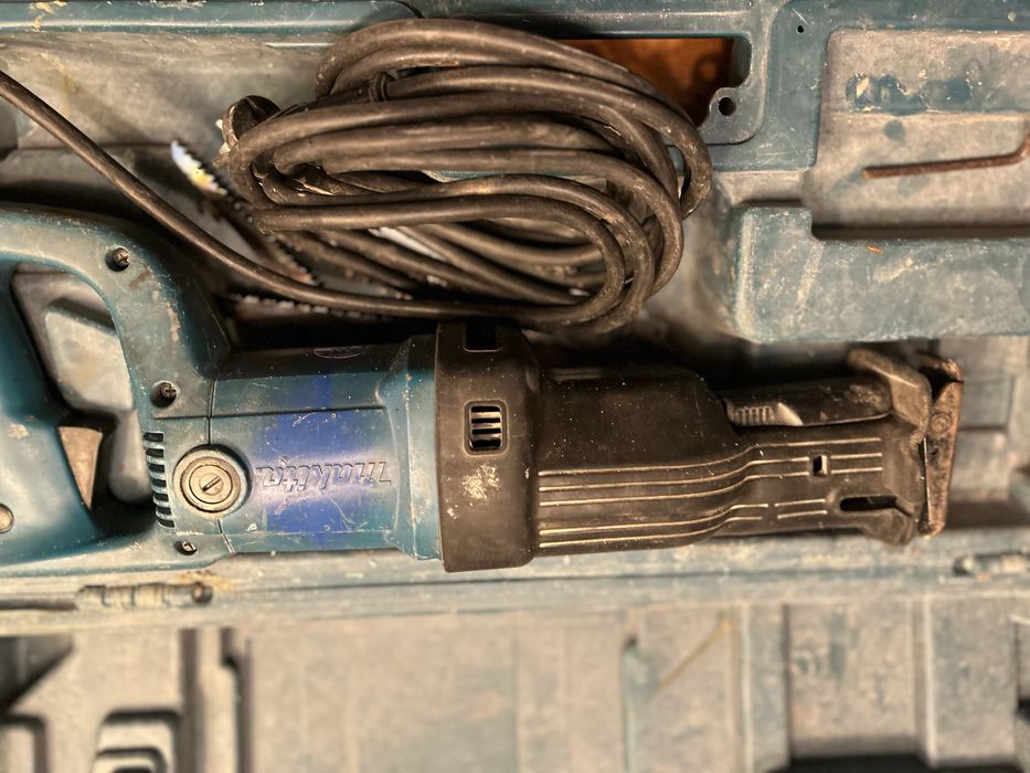 Makita JR 3030 lisi ogon