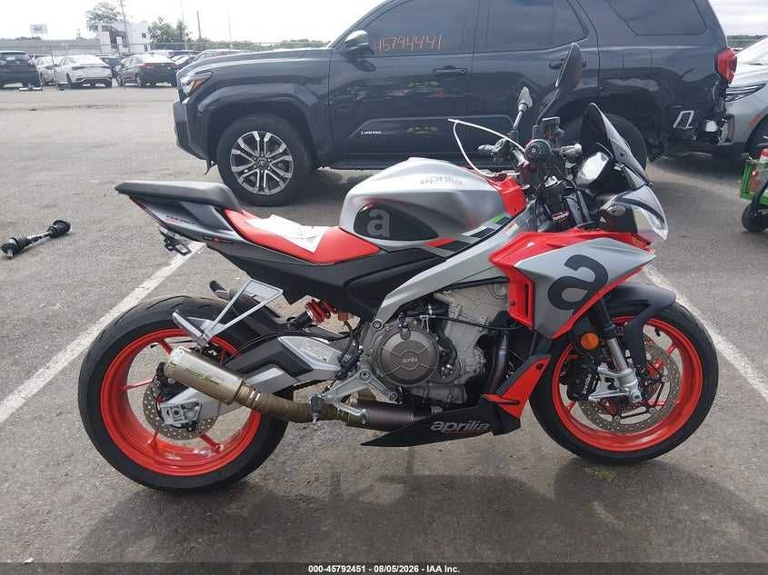 2022 Aprilia Tuono 660