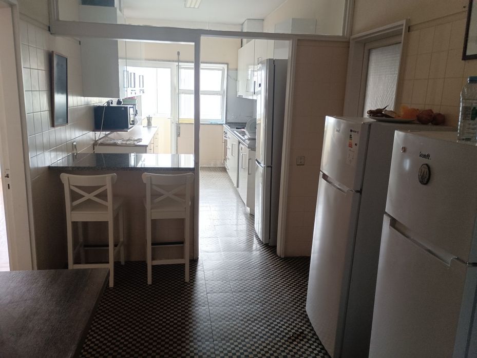 Aluguer de quarto com varanda
