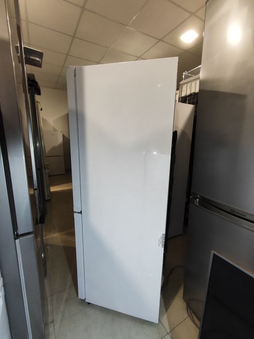 Компактний холодильник KERNAU KFRC 15153.1 NF W з Європи