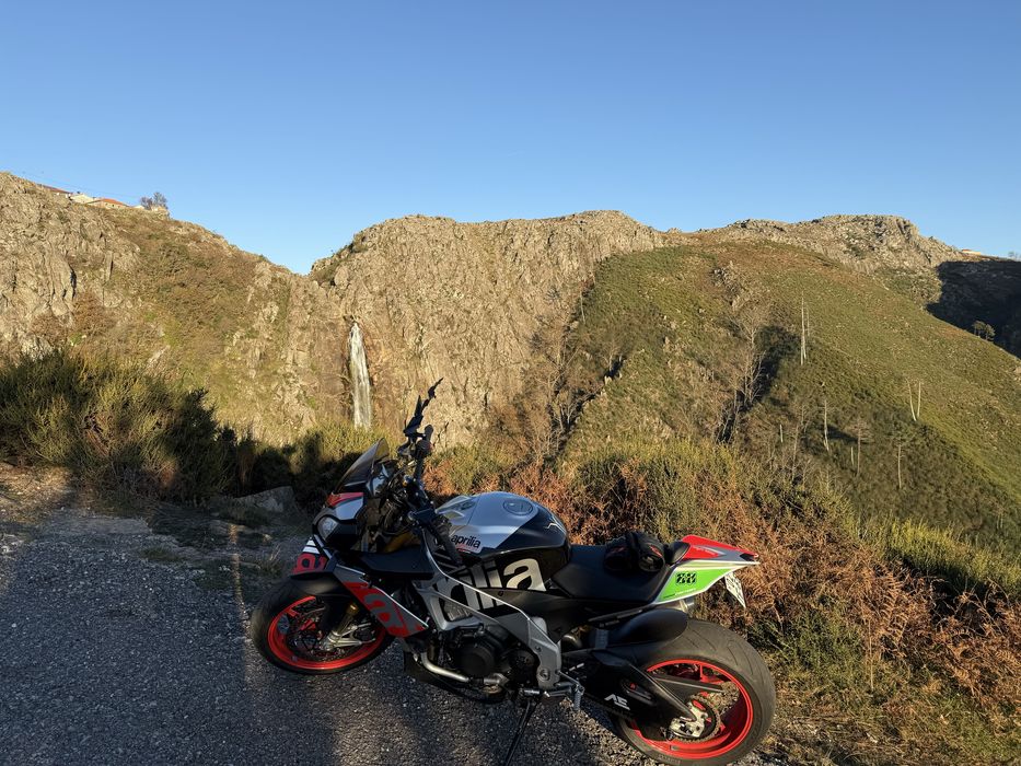 Vendo Aprilia Tuono V4