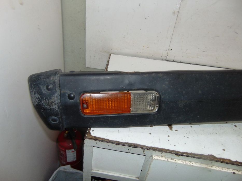 Datsun urvan para-choques