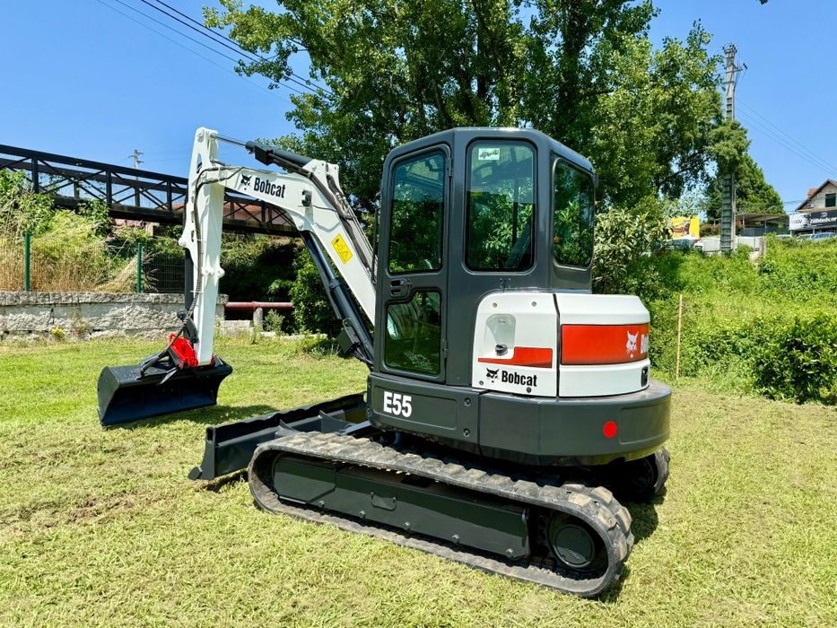 Mini escavadora bobcat 5.5 tn
