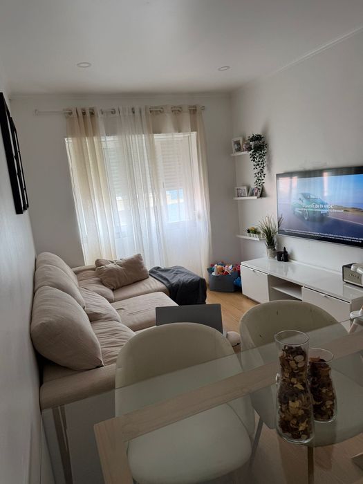 Apartamento T2 em Queluz renovado