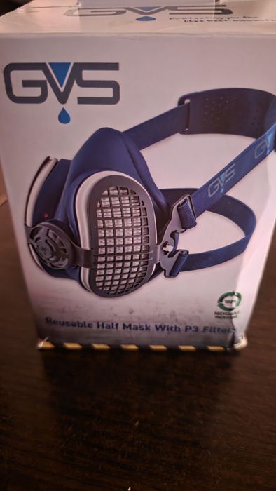 Półmaska GVS plus filtry.