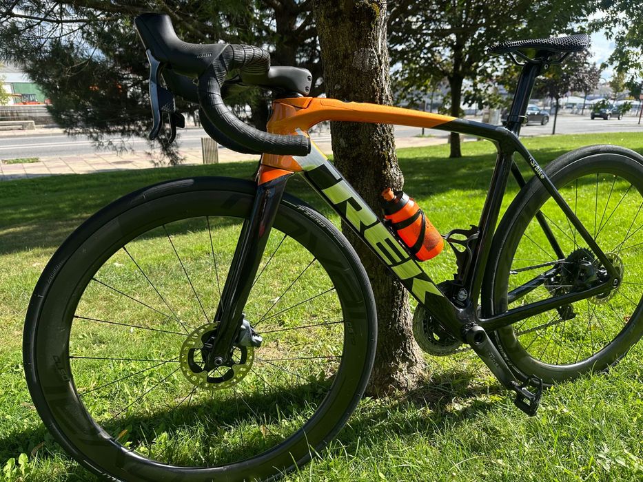 Trek Émonda SL 7 – Tamanho 54 (SRAM Force AXS 12v + Potenciómetro)