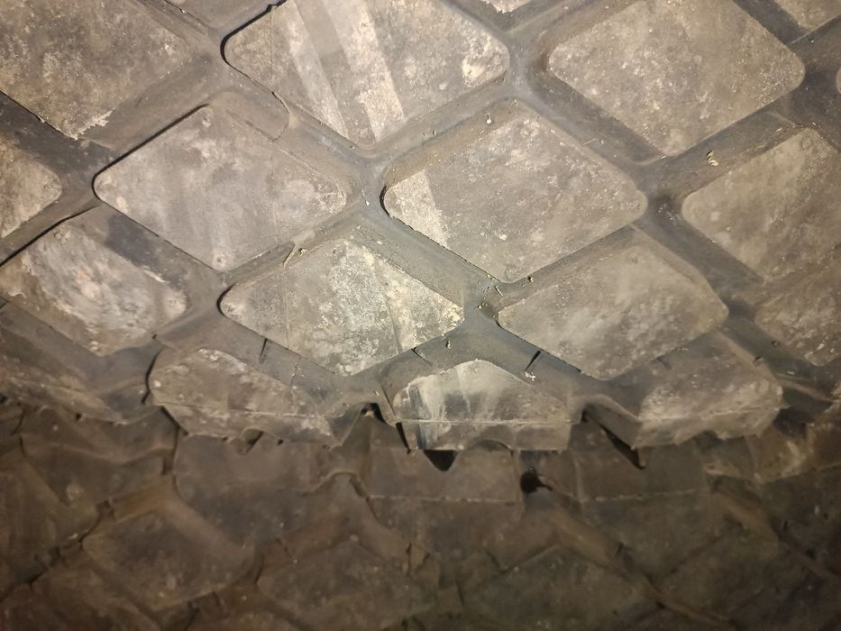 Продам нові Шини 12.00 R20