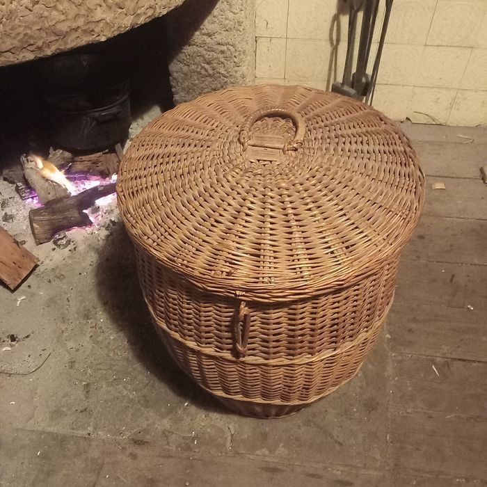 Cesto antigo em verga
