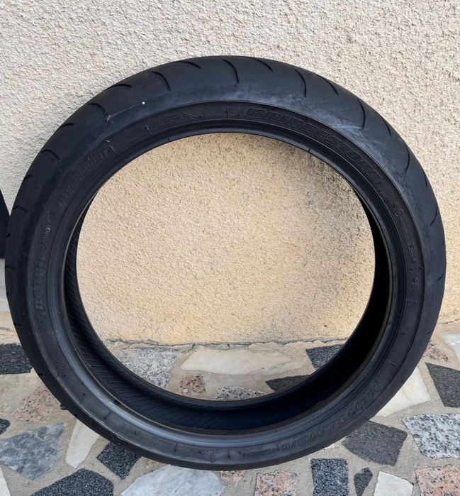 pneu  120/70 ZR 17 M/C  bridgestone battlax Bt16