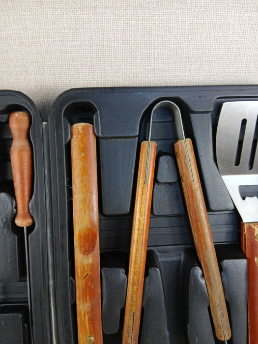 Zestaw do grilla Zestaw BBQ Box Używany w walizce