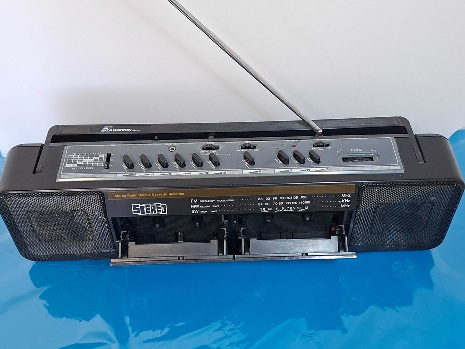 Aparelhagem Radia mais duplo deck de cassete made in Japan,  com rádio e deck duplo de cassetes | Estado novo funciona muito bem