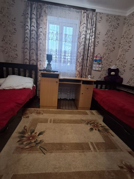 Продам 1/2 будинку