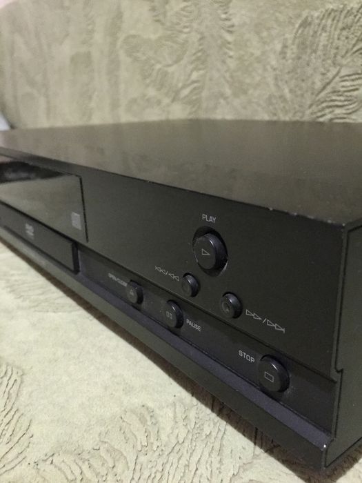 DVD - плеер YAMAHA модель 2000х годов.