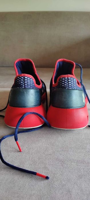 Sapatilhas Under Armour tam. 43 em estado novo