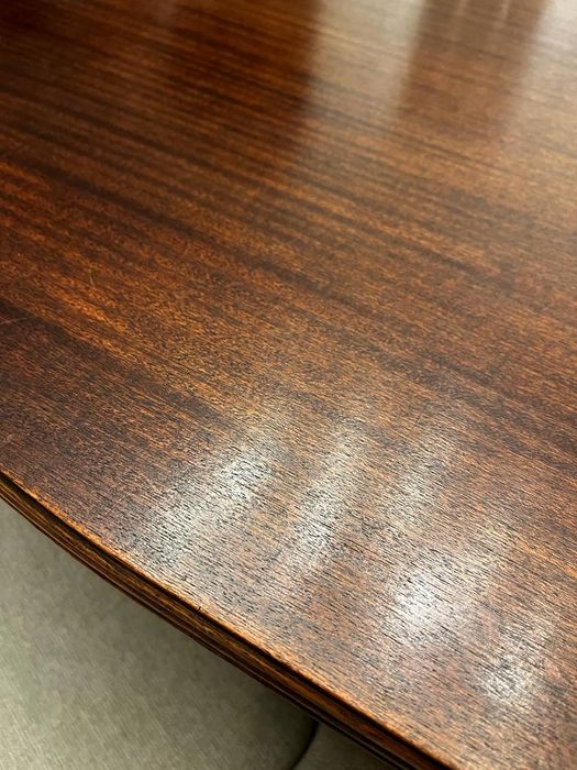 Mesa em Mogno Extensível