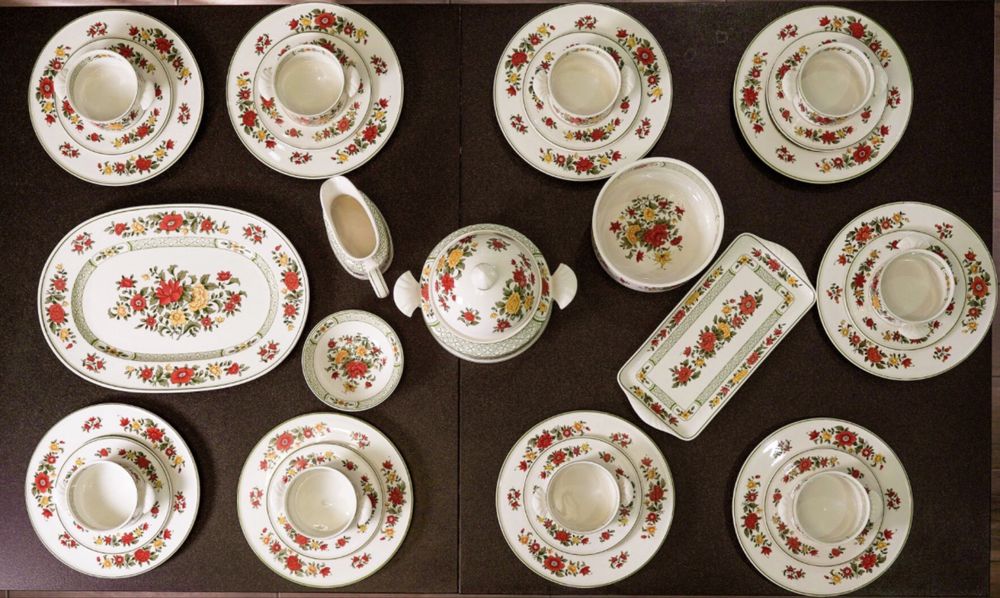 Фарфоровый столовый сервиз фирмы Villeroy Boch серия Summerday