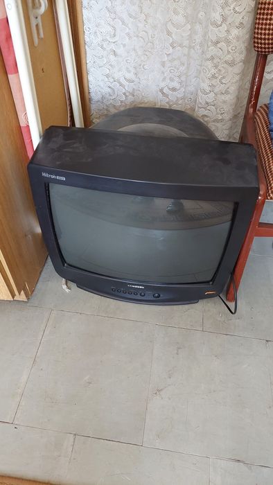 Telewizor kineskopowy 21 cali działa z pilotem