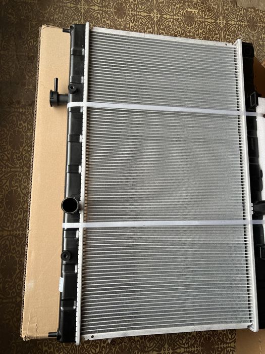 Радіатор Xtrail T32 , радіатор Rogue , Xtrail з 14 р.в. механічна кпп