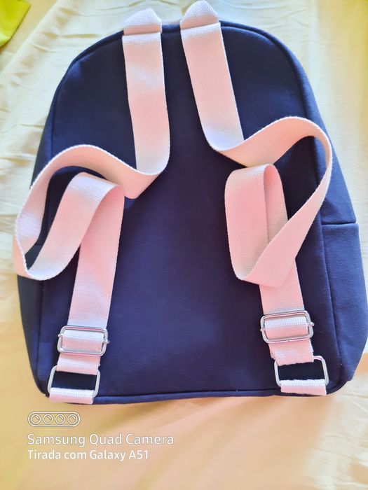 Mochila azul escuro