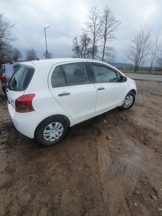 Продам тойота яріс