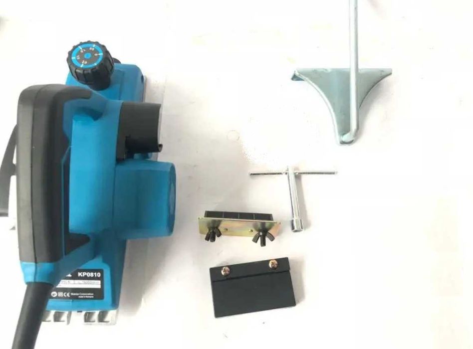 Рубанок Makita KP0810  (1000 Вт)