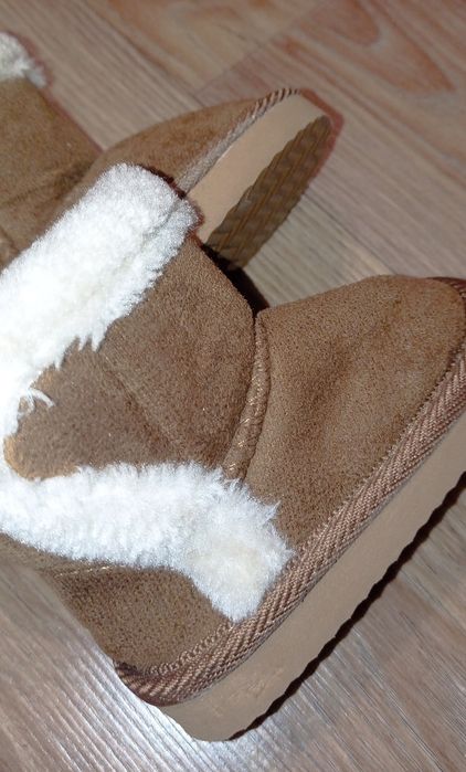 Теплі Уггі, нові, 19р.